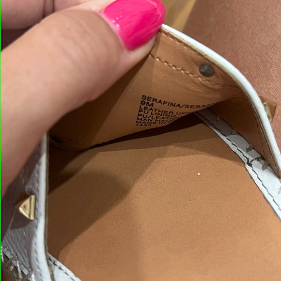 Steve Madden White Sandals, with Gold Embellishments Slides - Picture 3 of 3